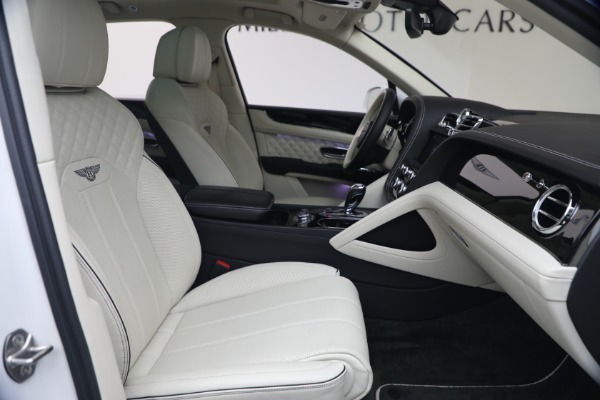 Used 2022 Bentley Bentayga V8 for sale $137,900 at Pagani of Greenwich in Greenwich CT 06830 27