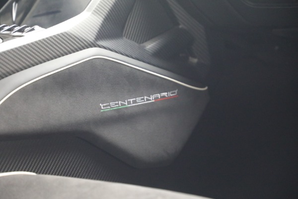 Used 2017 Lamborghini Centenario Roadster for sale $3,995,000 at Pagani of Greenwich in Greenwich CT 06830 21