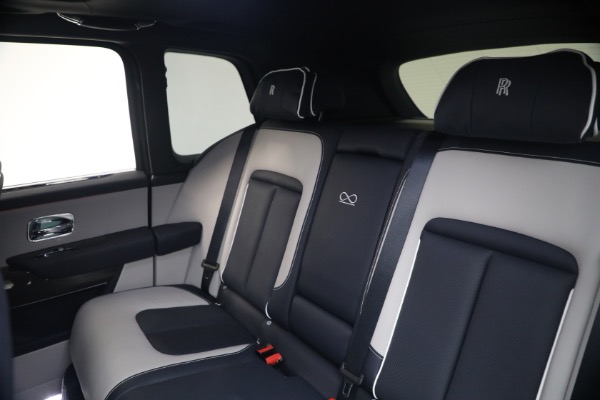 Used 2022 Rolls-Royce Black Badge Cullinan for sale $299,900 at Pagani of Greenwich in Greenwich CT 06830 21