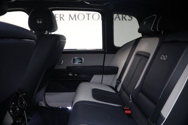 Used 2022 Rolls-Royce Black Badge Cullinan for sale $299,900 at Pagani of Greenwich in Greenwich CT 06830 22