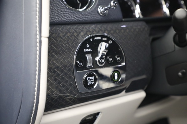 Used 2022 Rolls-Royce Black Badge Cullinan for sale $299,900 at Pagani of Greenwich in Greenwich CT 06830 28