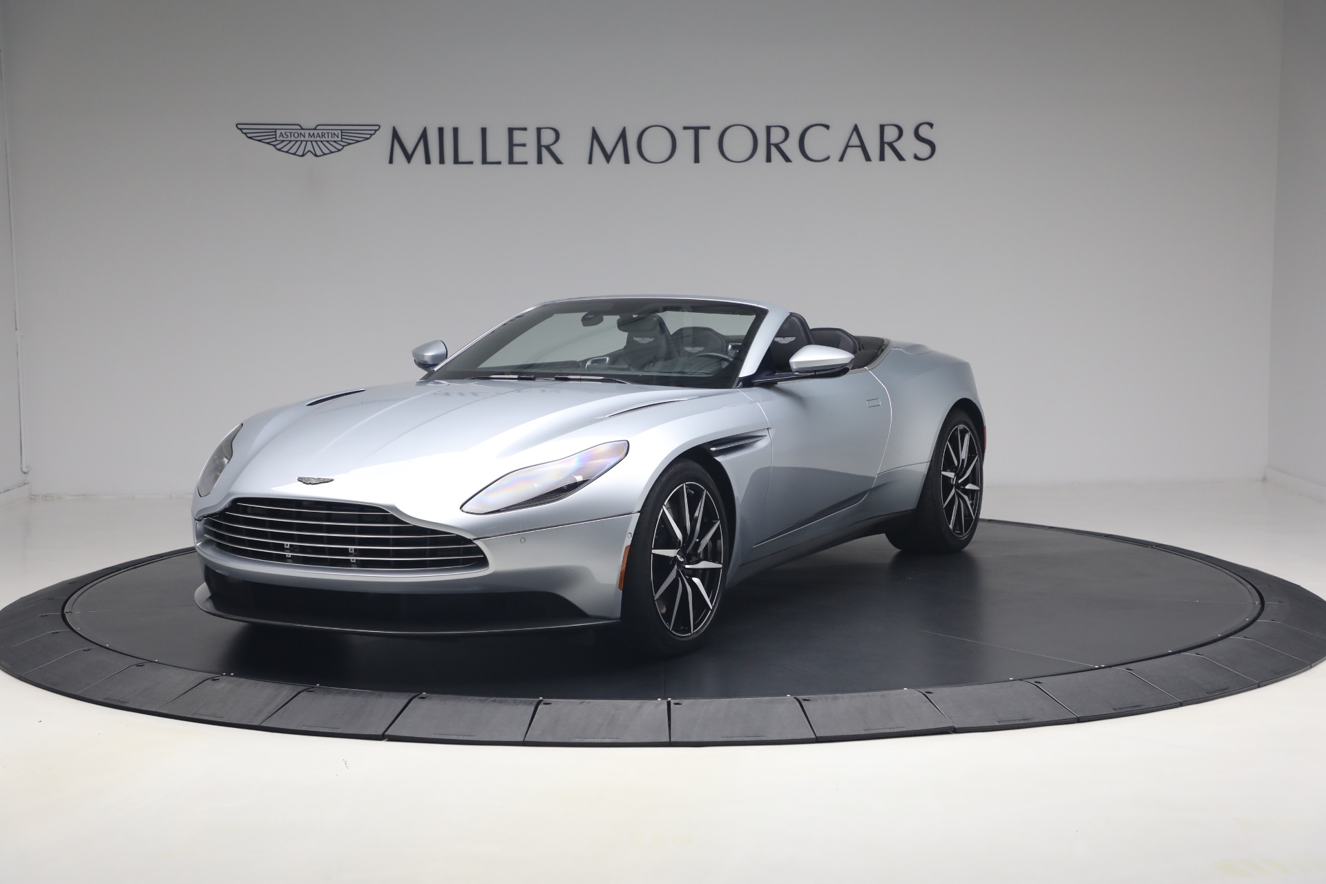 Used 2019 Aston Martin DB11 Volante for sale $105,900 at Pagani of Greenwich in Greenwich CT 06830 1