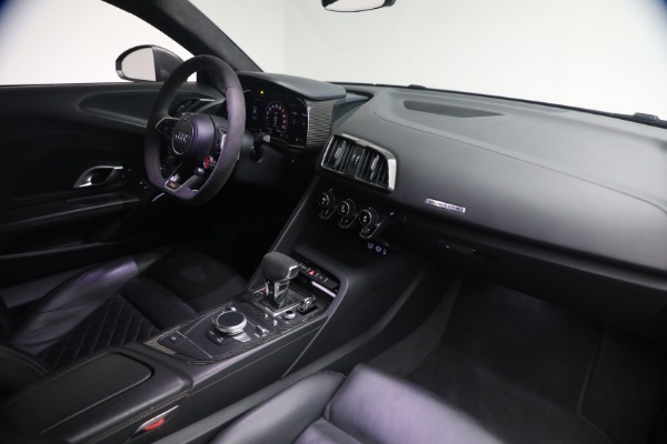 Used 2020 Audi R8 5.2 quattro V10 performance for sale $213,900 at Pagani of Greenwich in Greenwich CT 06830 26