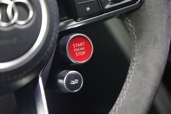 Used 2020 Audi R8 5.2 quattro V10 performance for sale $213,900 at Pagani of Greenwich in Greenwich CT 06830 28