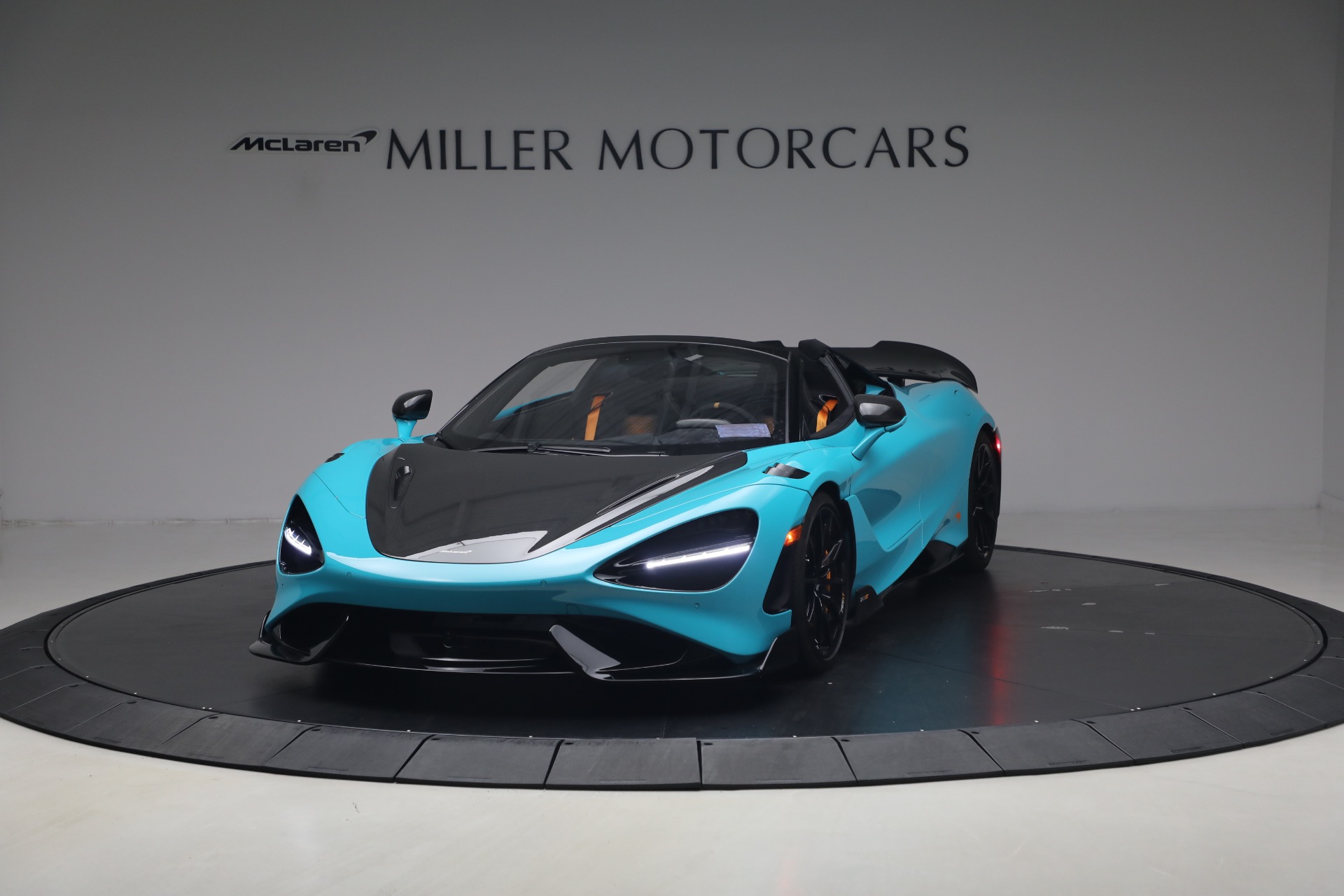 Used 2022 McLaren 765LT Spider for sale $599,900 at Pagani of Greenwich in Greenwich CT 06830 1
