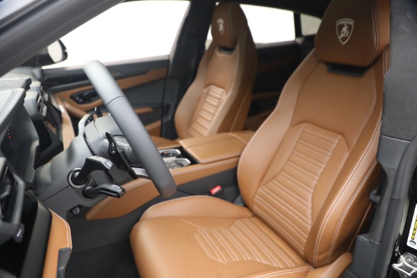 Used 2025 Lamborghini Urus SE for sale $305,900 at Pagani of Greenwich in Greenwich CT 06830 14