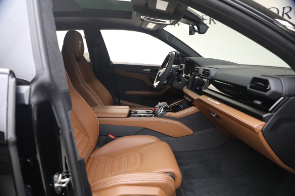 Used 2025 Lamborghini Urus SE for sale $305,900 at Pagani of Greenwich in Greenwich CT 06830 19