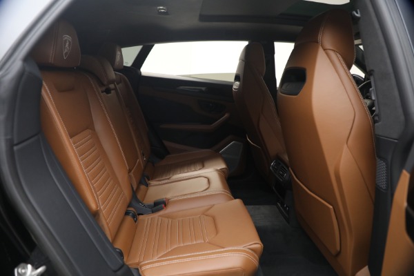 Used 2025 Lamborghini Urus SE for sale $305,900 at Pagani of Greenwich in Greenwich CT 06830 22