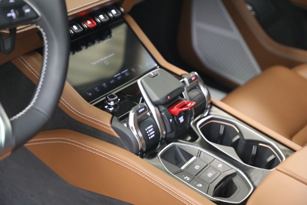 Used 2025 Lamborghini Urus SE for sale $305,900 at Pagani of Greenwich in Greenwich CT 06830 26