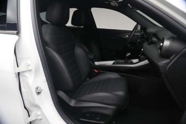 Used 2024 Alfa Romeo Tonale Hybrid Ti for sale $26,900 at Pagani of Greenwich in Greenwich CT 06830 17