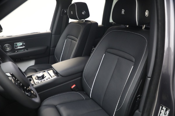 New 2027 Rolls-Royce Black Badge Cullinan for sale $576,350 at Pagani of Greenwich in Greenwich CT 06830 18