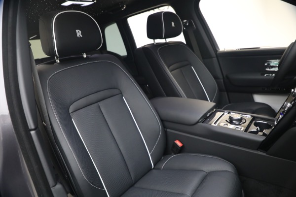 New 2027 Rolls-Royce Black Badge Cullinan for sale $576,350 at Pagani of Greenwich in Greenwich CT 06830 19