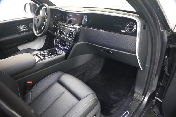 New 2027 Rolls-Royce Black Badge Cullinan for sale $576,350 at Pagani of Greenwich in Greenwich CT 06830 21