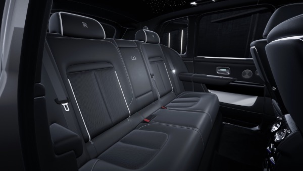 New 2027 Rolls-Royce Black Badge Cullinan for sale $576,350 at Pagani of Greenwich in Greenwich CT 06830 8