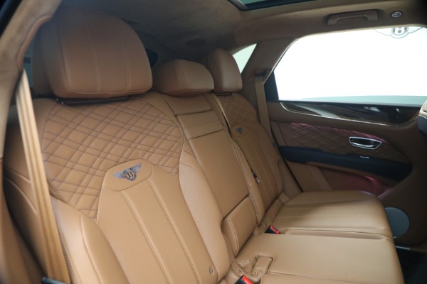 New 2026 Bentley Bentayga Azure V8 for sale $291,615 at Pagani of Greenwich in Greenwich CT 06830 27