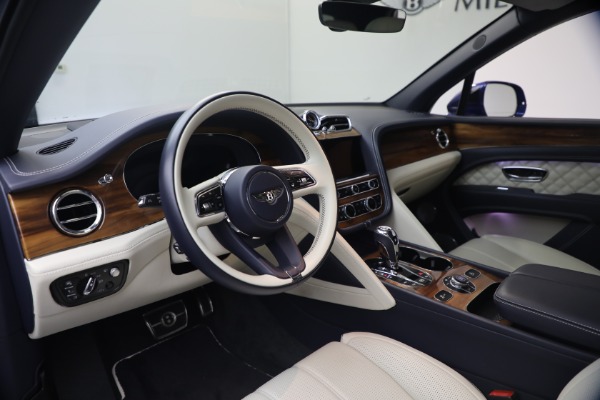 Used 2022 Bentley Bentayga V8 for sale $129,900 at Pagani of Greenwich in Greenwich CT 06830 17