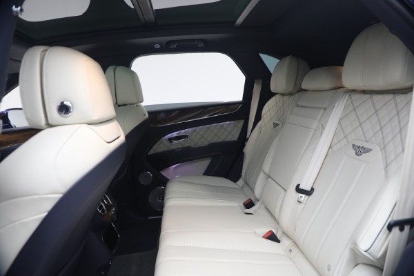 Used 2022 Bentley Bentayga V8 for sale $129,900 at Pagani of Greenwich in Greenwich CT 06830 21