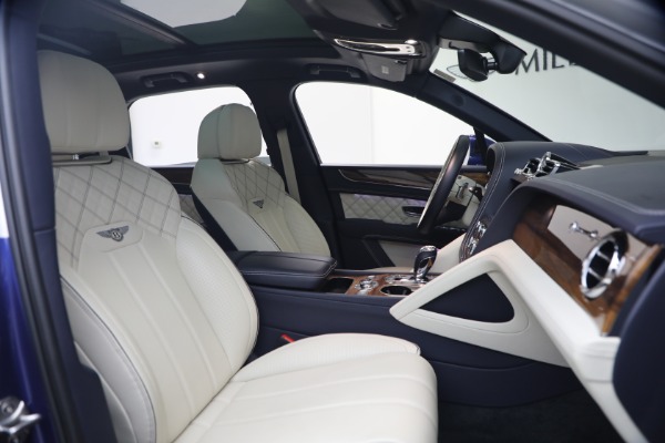 Used 2022 Bentley Bentayga V8 for sale $129,900 at Pagani of Greenwich in Greenwich CT 06830 23
