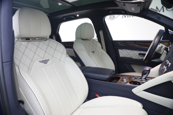 Used 2022 Bentley Bentayga V8 for sale $129,900 at Pagani of Greenwich in Greenwich CT 06830 24