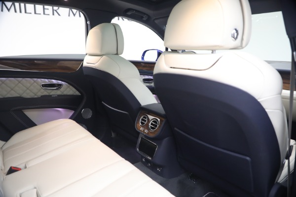 Used 2022 Bentley Bentayga V8 for sale $129,900 at Pagani of Greenwich in Greenwich CT 06830 25