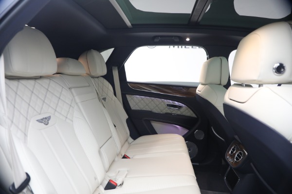 Used 2022 Bentley Bentayga V8 for sale $129,900 at Pagani of Greenwich in Greenwich CT 06830 26