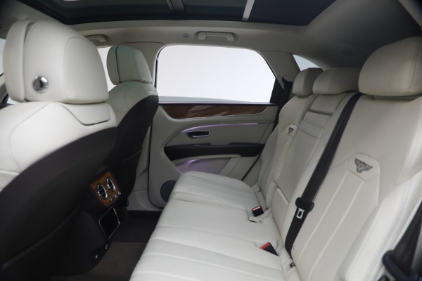 Used 2021 Bentley Bentayga V8 for sale $119,900 at Pagani of Greenwich in Greenwich CT 06830 22