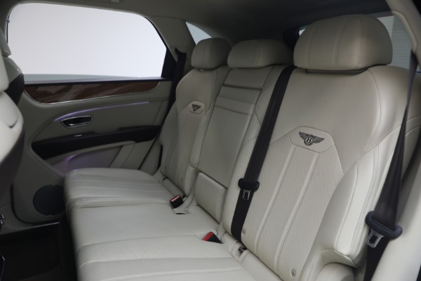 Used 2021 Bentley Bentayga V8 for sale $119,900 at Pagani of Greenwich in Greenwich CT 06830 23