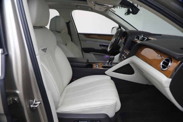 Used 2021 Bentley Bentayga V8 for sale $119,900 at Pagani of Greenwich in Greenwich CT 06830 26