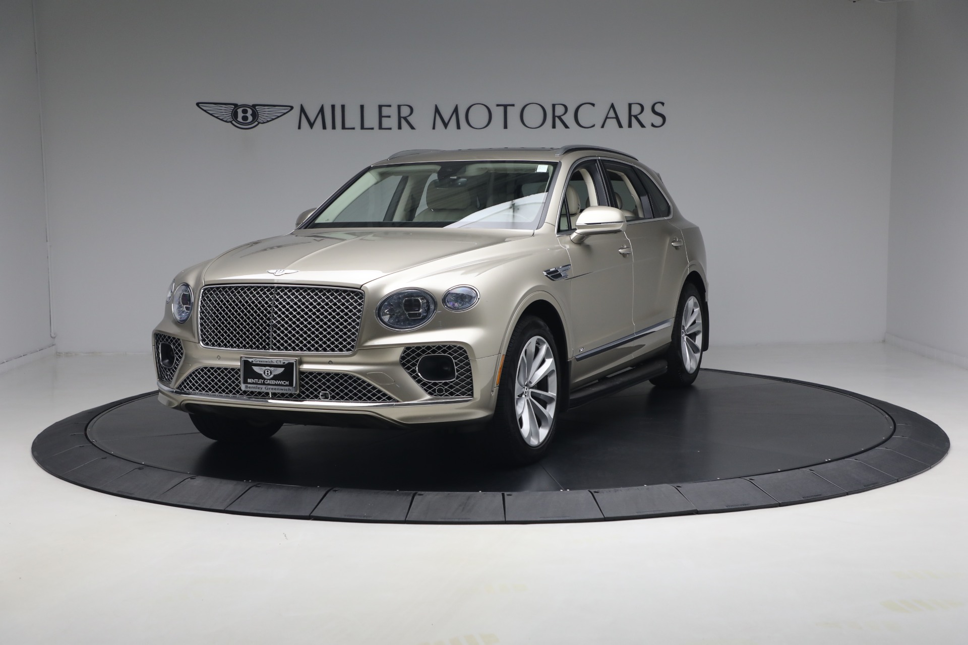 Used 2021 Bentley Bentayga V8 for sale $119,900 at Pagani of Greenwich in Greenwich CT 06830 1