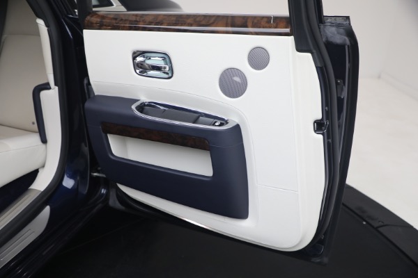 Used 2014 Rolls-Royce Ghost for sale $139,900 at Pagani of Greenwich in Greenwich CT 06830 16