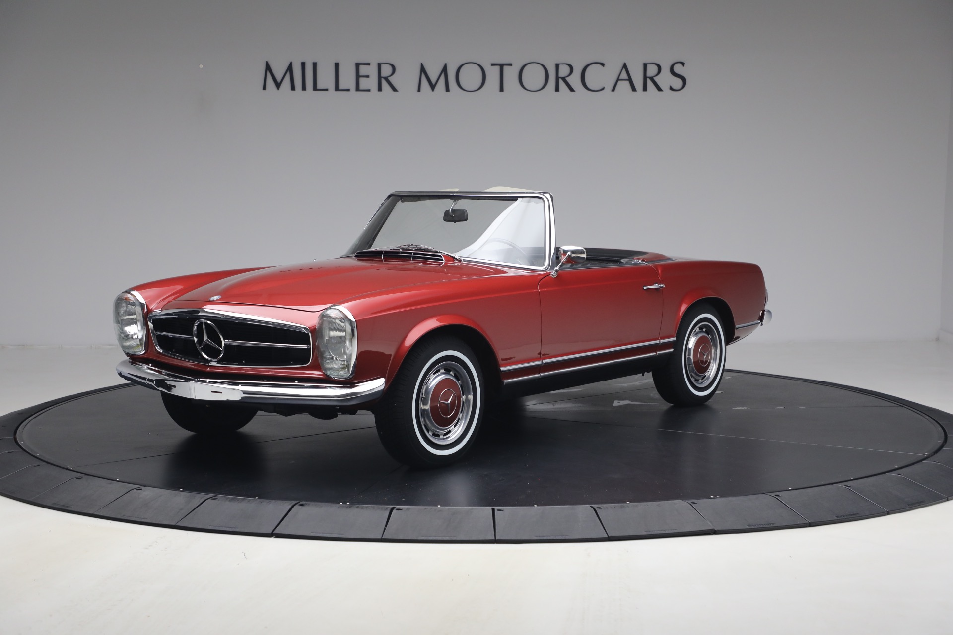 Used 1968 Mercedes-Benz 280SL for sale $229,900 at Pagani of Greenwich in Greenwich CT 06830 1