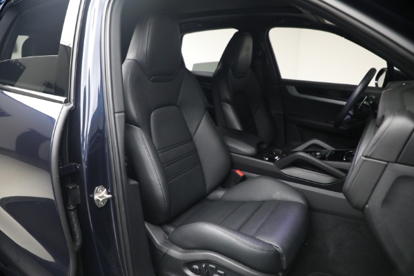 Used 2024 Porsche Cayenne S for sale $79,900 at Pagani of Greenwich in Greenwich CT 06830 19