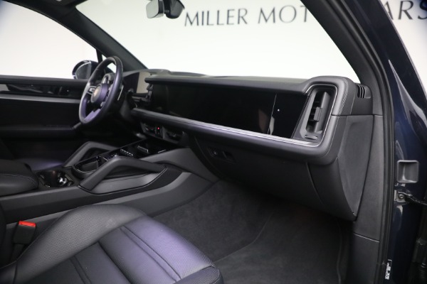 Used 2024 Porsche Cayenne S for sale $79,900 at Pagani of Greenwich in Greenwich CT 06830 20