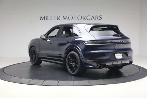 Used 2024 Porsche Cayenne S for sale $79,900 at Pagani of Greenwich in Greenwich CT 06830 5