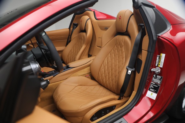 Used 2023 Ferrari 812 GTS for sale $949,900 at Pagani of Greenwich in Greenwich CT 06830 15
