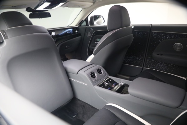 Used 2024 Rolls-Royce Spectre for sale $399,900 at Pagani of Greenwich in Greenwich CT 06830 25