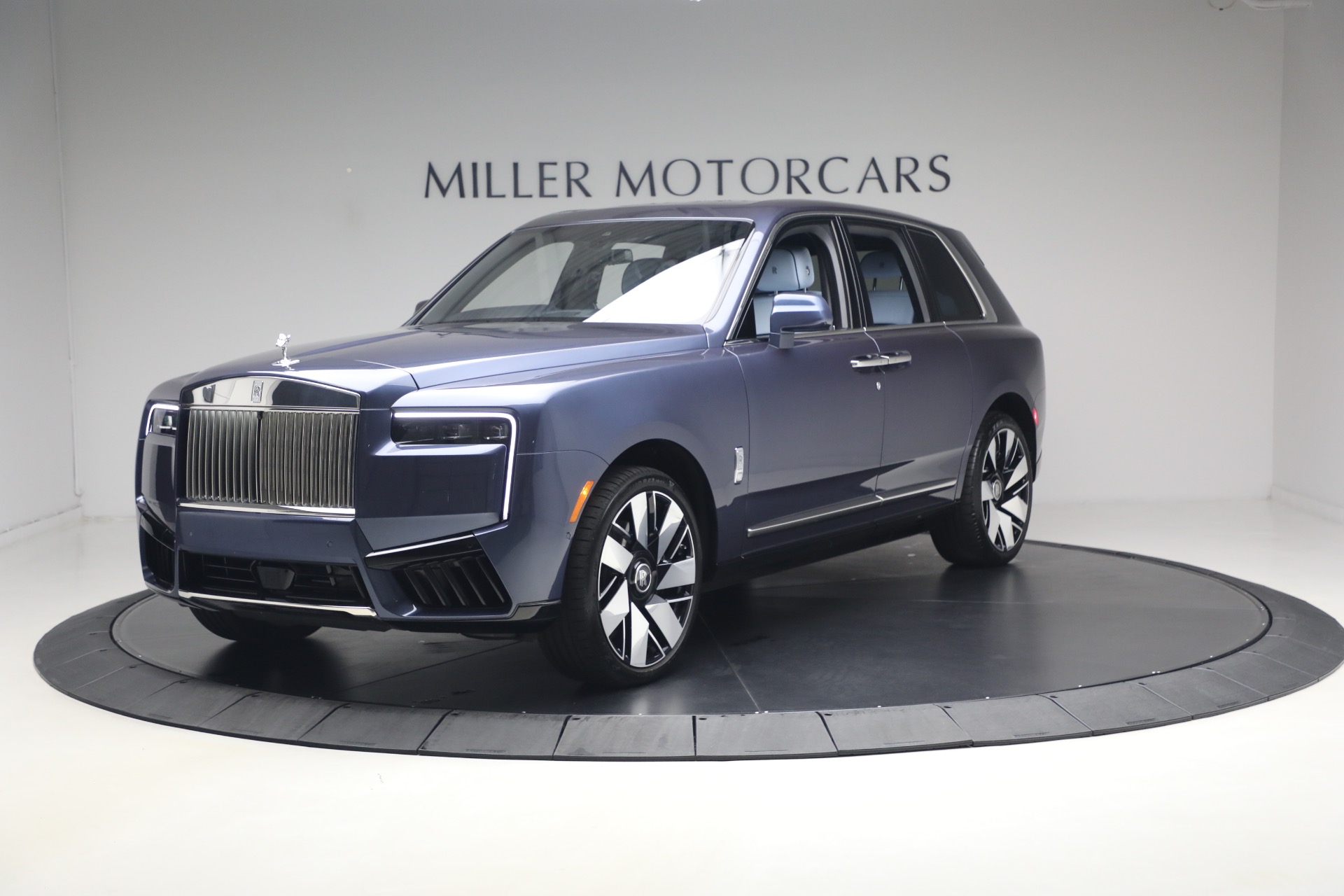 Used 2025 Rolls-Royce Cullinan for sale $419,900 at Pagani of Greenwich in Greenwich CT 06830 1