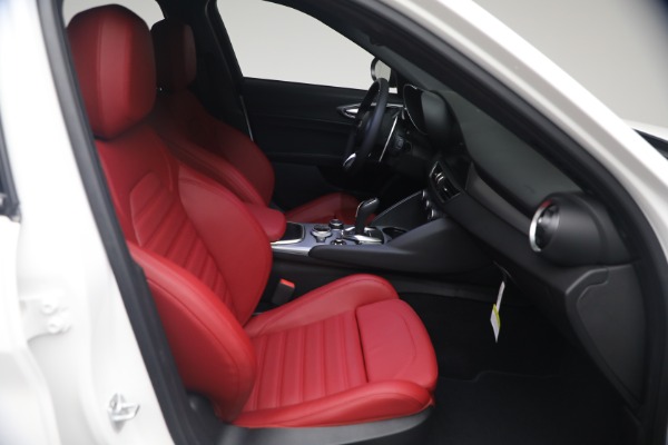 New 2026 Alfa Romeo Giulia Veloce for sale $55,870 at Pagani of Greenwich in Greenwich CT 06830 15
