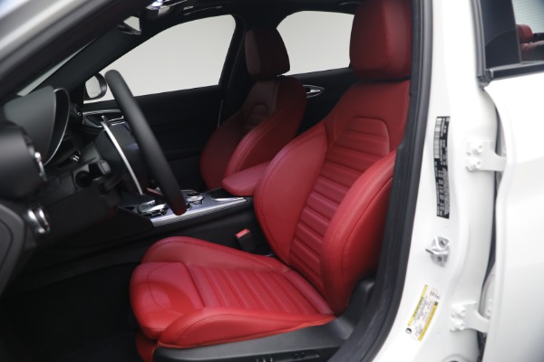 New 2026 Alfa Romeo Giulia Veloce for sale $55,870 at Pagani of Greenwich in Greenwich CT 06830 16