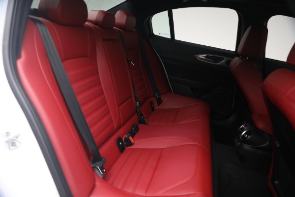 New 2026 Alfa Romeo Giulia Veloce for sale $55,870 at Pagani of Greenwich in Greenwich CT 06830 18