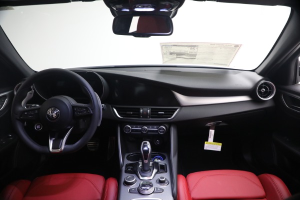 New 2026 Alfa Romeo Giulia Veloce for sale $55,870 at Pagani of Greenwich in Greenwich CT 06830 22