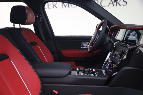 New 2027 Rolls-Royce Black Badge Cullinan for sale $569,350 at Pagani of Greenwich in Greenwich CT 06830 19