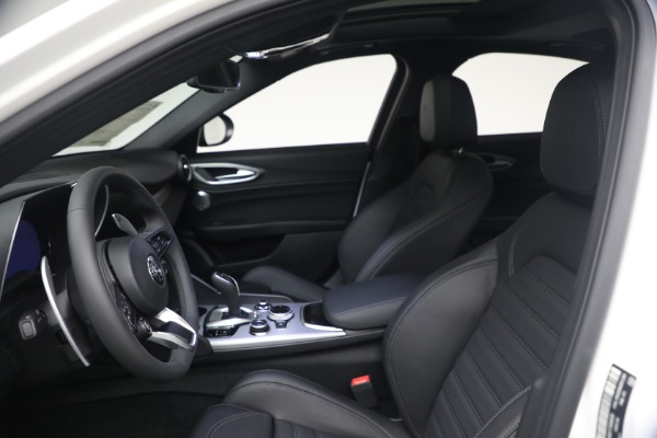 New 2026 Alfa Romeo Giulia Veloce for sale $57,670 at Pagani of Greenwich in Greenwich CT 06830 16