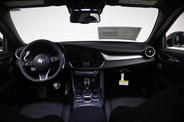New 2026 Alfa Romeo Giulia Veloce for sale $57,670 at Pagani of Greenwich in Greenwich CT 06830 21
