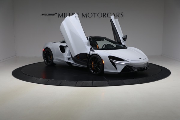 New 2026 McLaren Artura Spider Vision for sale $337,400 at Pagani of Greenwich in Greenwich CT 06830 19