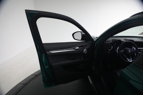 New 2026 Alfa Romeo Stelvio Veloce for sale $62,965 at Pagani of Greenwich in Greenwich CT 06830 23