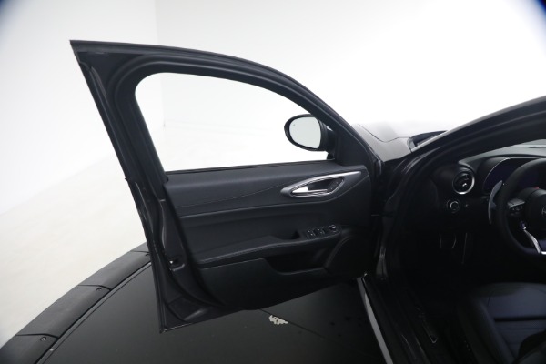 New 2026 Alfa Romeo Giulia Veloce for sale $55,815 at Pagani of Greenwich in Greenwich CT 06830 23