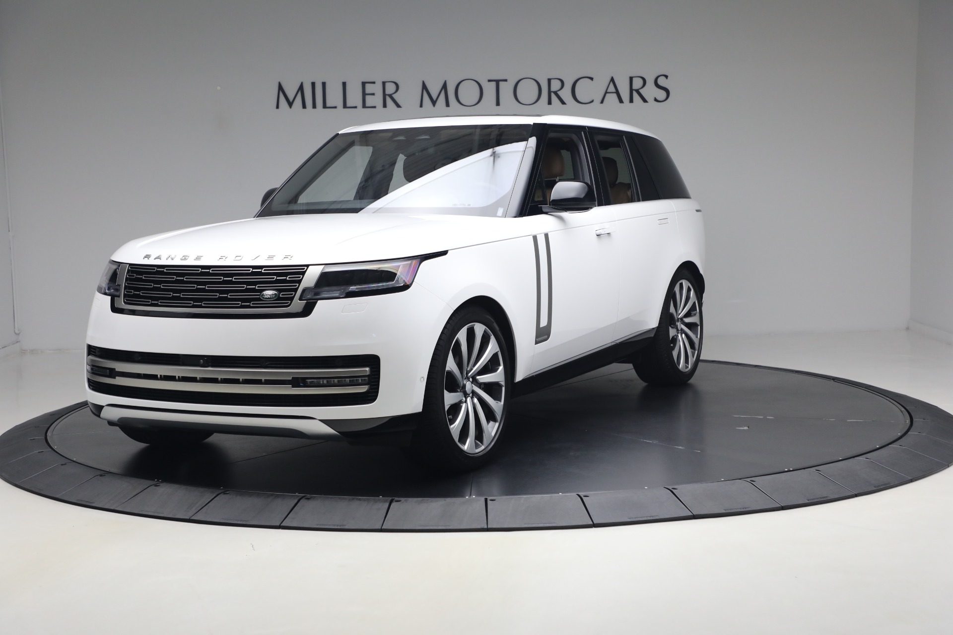 Used 2023 Land Rover Range Rover P530 Autobiography for sale $99,900 at Pagani of Greenwich in Greenwich CT 06830 1