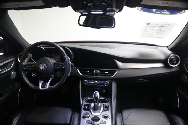 Used 2023 Alfa Romeo Giulia Veloce for sale $33,900 at Pagani of Greenwich in Greenwich CT 06830 21