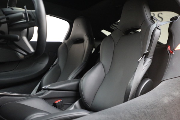 Used 2023 McLaren GT for sale $166,900 at Pagani of Greenwich in Greenwich CT 06830 16